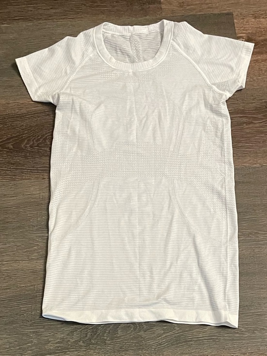 lululemon athletica Tops - lululemon Swiftly Tech Short Sleeve Size 4